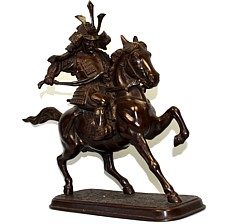 Бронзовая антикварная фигура самурая верхом на коне