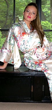 шелковый халат- кимоно, сделано в Японии